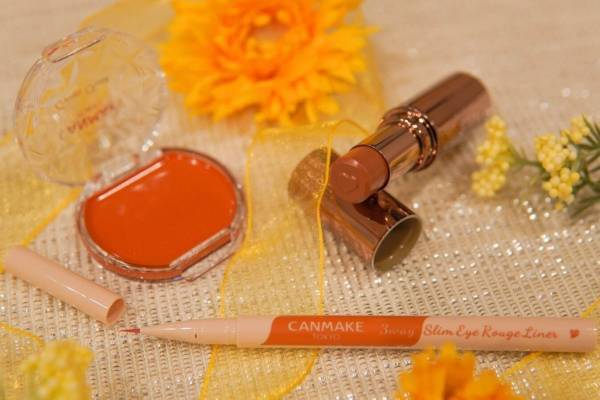 キャンメイク2022年春コスメ、シアーオレンジの“ぷっくり涙袋”ライナーやみかん色クリームチーク