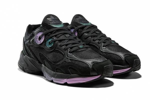 「アディダス アスター W」アディダス オリジナルス“2000年代カルチャー”着想の新型スニーカー