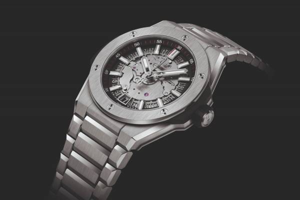 ウブロ新腕時計、薄型ケースのブレスレットモデル「ビッグ・バン インテグラル タイム オンリー」