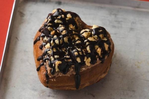 コエ ドーナツ京都のバレンタイン"ハート型"濃厚クッキー＆クリームドーナツ