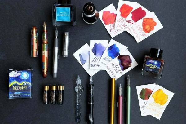 文房具イベント「煌めきのペンフェア」“夜”がテーマのラメ入りインクなど銀座 蔦屋書店に集結