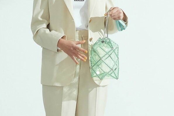 52 バイ ヒカルマツムラ×アクアスキュータム ホワイトレーベルのPVCバッグ、グリーンなど3色で