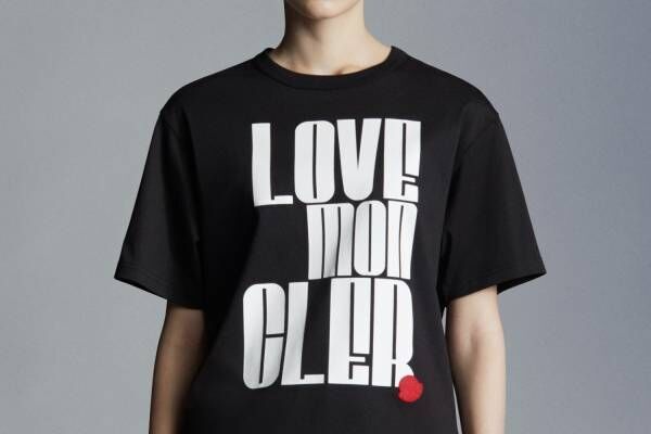 モンクレール新作バレンタインウェア、大胆“LOVE”ロゴTシャツやリバーシブルジャケット