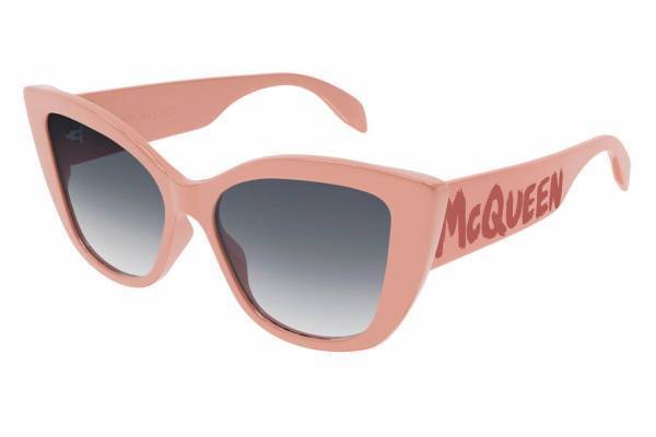 アレキサンダー・マックイーン“スカル”付きアイウェア＆「McQueen」グラフィティ入りサングラス