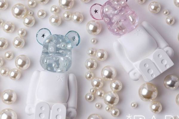 ベアブリック×BAPY"パール入り"クマ型アロマオーナメント、チェリー＆ミントの香り