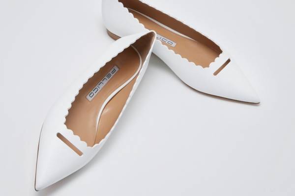 ペリーコのアイコンシューズ「アネッリ」限定モデル、可憐なスカラップ×"指輪"着想カット