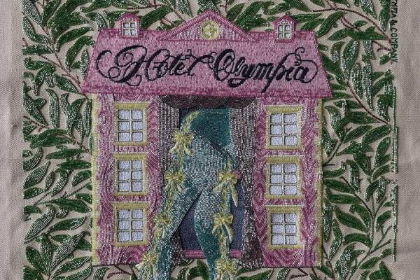 オランピア・ル・タン初の刺繍を用いたアート作品＆ホテルから着想した限定グッズ、伊勢丹新宿店で