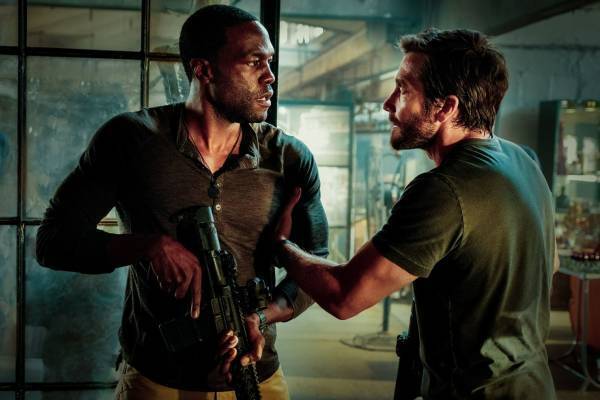 映画『アンビュランス』強盗犯がジャックしたのは救急車?!マイケル・ベイ監督のノンストップアクション