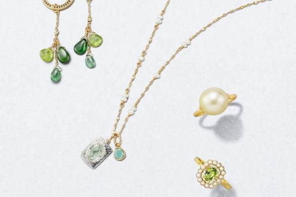 アガット2022年春の新作"3色グリーンストーン"のピアス＆ボリュームパールリング