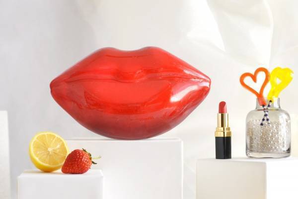 パパブブレの22年ホワイトデー、“理想のファーストキス味”の超巨大リップ型キャンディ&グミ