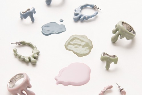 Q-pot.“とろ～り”アクセサリーが春色ペールカラーに、淡いピンクのイヤーカフ&リングなど