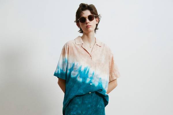 カナコ サカイ“夕陽に沈んだ砂浜と海”をイメージしたタイダイシャツ＆スカート、ロンハーマン別注で