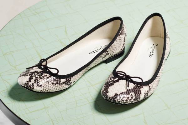 レペット22年春夏の新作"パイソン柄"フラットバレエシューズ「パイソン バレリーナ」