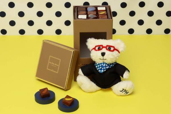 ジャン=ポール・エヴァンのホワイトデー2022“羽”モチーフショコラ、テディベア付きボックスで