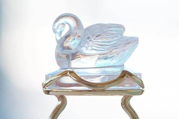 白鳥のクリスタルリング＆カラフル“噴水”リング、水辺から着想したミカジュエリー新作
