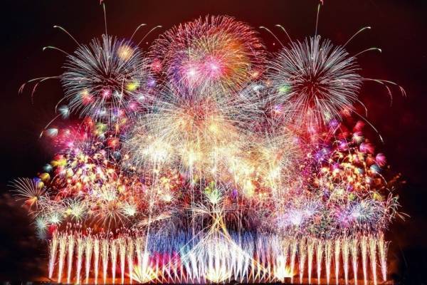 花火と音楽がシンクロ「三陸花火大会2022」10,000発以上の花火が岩手・陸前高田市で