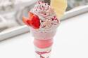 ロクシタンカフェの春限定スイーツ「チェリーブロッサムと苺のパフェ」桜香る春色パフェ