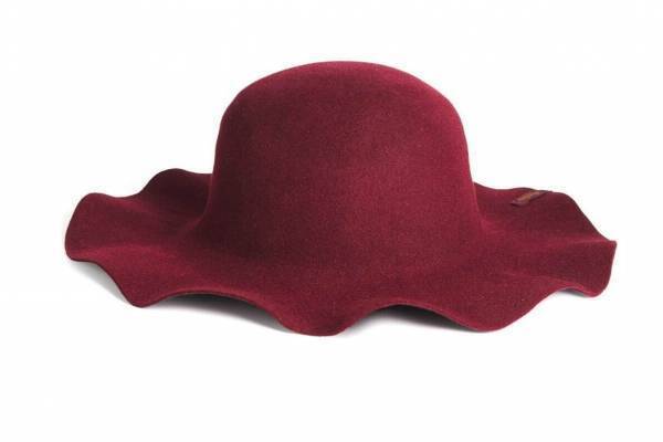 アミ パリス×ボルサリーノ"ウェーブ"縁のフロッピーハット