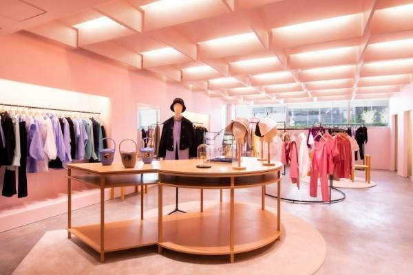 パトゥ、世界初の旗艦店東京・表参道ヒルズにオープン