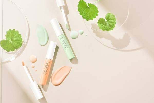 ベースアンドシー2022年春コスメ、ノーファンデCICAメイクに肌悩み補正のコントロールカラー