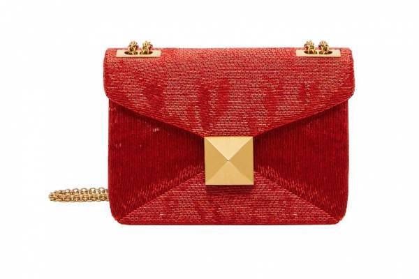 ヴァレンティノ22年春夏新作バッグ、主役級の“ワンスタッズ”付きショルダー＆トートなど