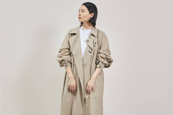 ハイクの伊勢丹新宿店限定コート、さらりとした軽量ボディのマキシ丈トレンチ＆ミリタリーコート