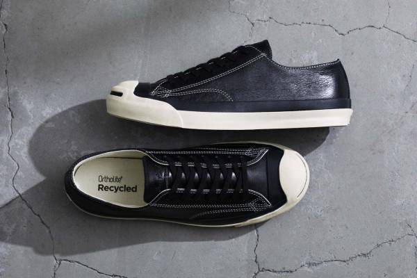 コンバースのスニーカー「ジャックパーセル」上品な“ブラックレザー×白ステッチ”のアッパーで