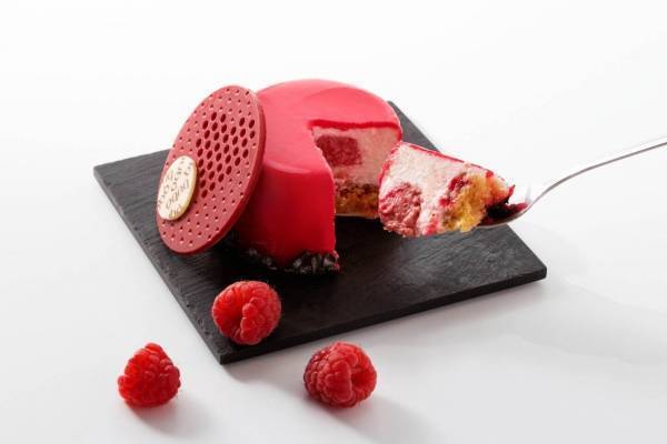 ブボ・バルセロナ"ヨーグルト＆ラズベリー"の真っ赤なムースケーキ、期間限定で高島屋日本橋店に