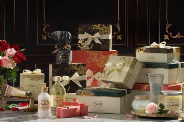 SABON“香りが選べる”ボディケア＆フレグランスコフレ、ミニ香水やボディスクラブのセット