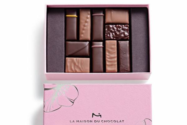 ラ・メゾン・デュ・ショコラ「さくら」イメージの限定チョコアソート、桜緑茶入りガナッシュなど