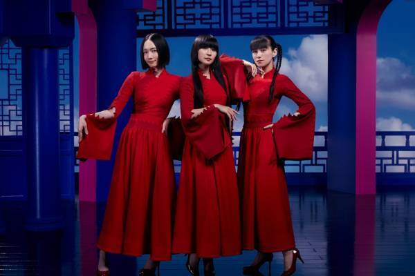 Perfume約4年振りの最新アルバム『PLASMA』都会的なエレクトロ・ポップ・アルバム