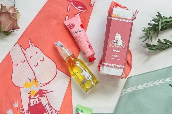 ムーミン×メルヴィータの限定コスメ再び！ムーミンママが寄り添う“トルション付き”オイルセットなど