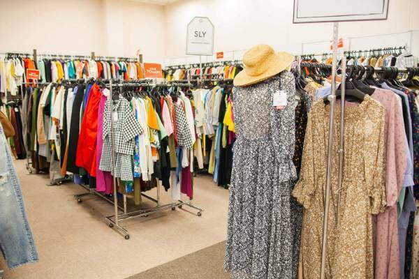 「東京アウトレットウィーク」22年春物セール第1弾、人気ブランド最大90%オフ - 東京・南青山で