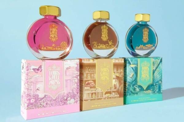 香水のようなインクに新作 海の中の 具屋 イメージのラメ入りエメラルドグリーン 銀座 蔦屋書店に 22年3月18日 ウーマンエキサイト 1 3 香水のようなインクに新作 海の中の 具屋 イメージのラメ入りエメラルドグリーン 銀座 蔦屋書店に 22年3月18日 ウーマンエキサイト 1 3