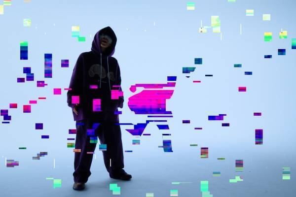 yamaの新曲「MoonWalker」“好き”を楽しむ人へのエール、dアニメストアのCM曲