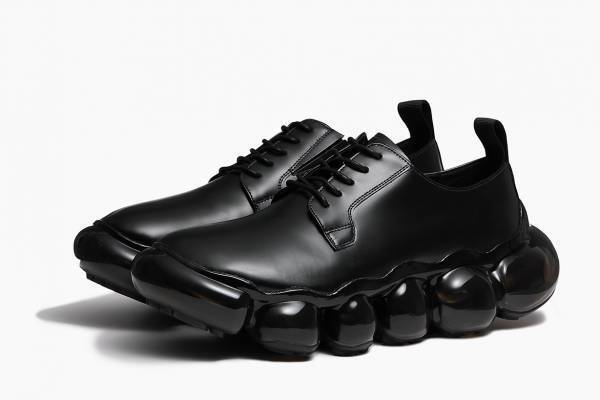 ティーエイチ プロダクツ x グラウンズ“ぷっくりソール”のレザーサンダル＆プレーントゥ