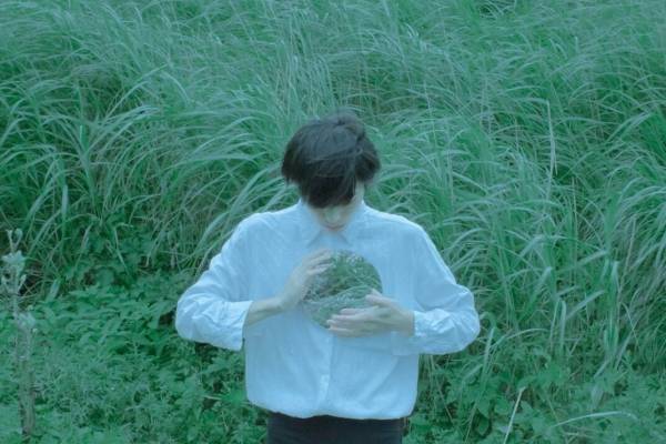 君島大空の新曲「朝が来ても」“千葉の街”をイメージした書き下ろし楽曲