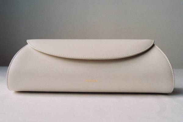 ジル サンダー新作「カンノーロ バッグ」シチリアのお菓子から着想、クラッチやショルダーに