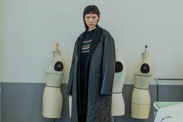 メアグラーティア 2022-23年秋冬コレクション - 時を辿り、朽ちた花の鮮やかさを見る