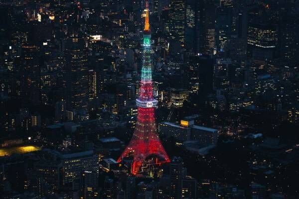 グッチ「東京タワー」をライトアップ、GGロゴ入り“グリーン・レッド・グリーン”カラーに