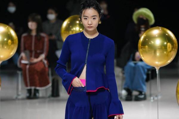 マラミュート 2022年秋冬コレクション - 偶然がもたらす高揚を衣服に宿して