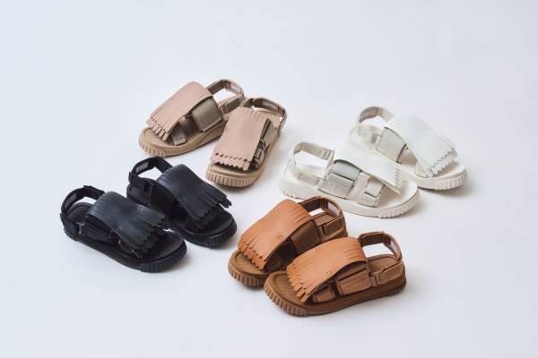 シャカから“革靴風”レザータッセルを配した新作サンダル、自由にカスタマイズ可能な4WAY仕様