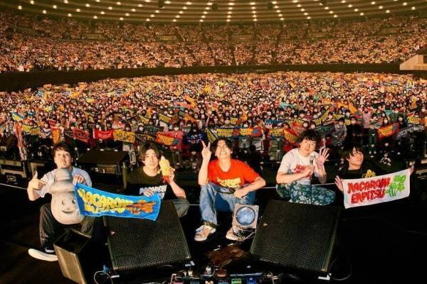 マカロニえんぴつの全国ライブツアー22年秋冬、10周年イヤーの集大成