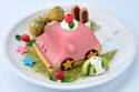 カービィカフェの新作メニュー「ヘンケイ！くるまほおばりケーキ」、『星のカービィ ディスカバリー』より