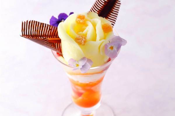 資生堂パーラー サロン・ド・カフェ ラゾーナ川崎店の春パフェ、日向夏など旬の国産柑橘を贅沢に