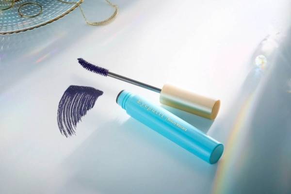 アイプチ「ひとえ・奥ぶたえ用マスカラ」22年夏コスメ、夜明けの空イメージの限定色・プリズムブラック