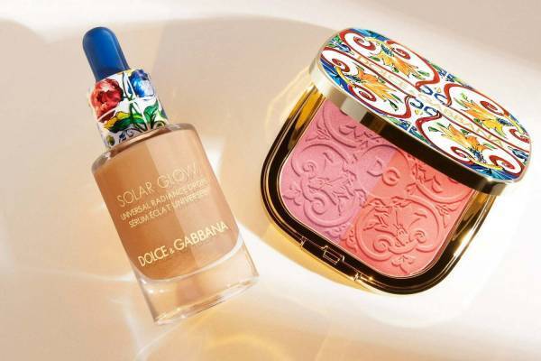 ドルチェ＆ガッバーナ ビューティ22年夏コスメ、“アプリコットカラー”の艶フェイスカラーなど