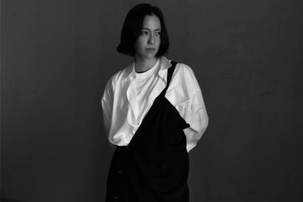 Y'sの“原点”を辿る「Y's 1972」アーカイブ着想“タグ”を配したシャツ＆ジャケットなど