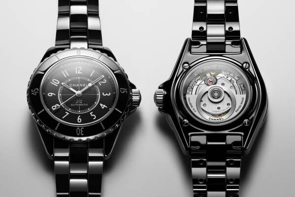 シャネル新作腕時計「J12 キャリバー 12.2」黒＆白のセラミックケース、新ムーブメント搭載