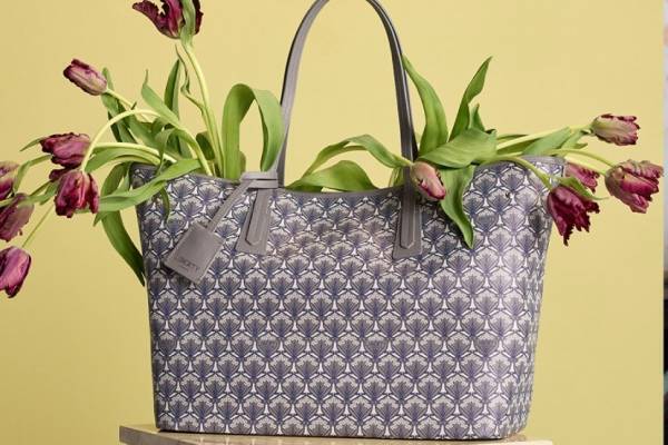 リバティ"世界初"となるシャツやドレスのセミオーダーサービス、東京・コレド日本橋の新店で